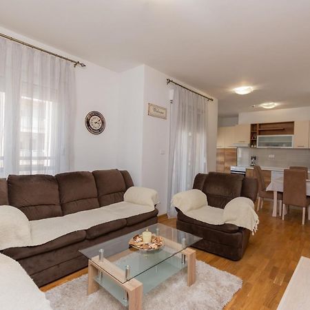 City Compass Apartment 2 Подгорица Экстерьер фото