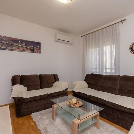City Compass Apartment 2 Подгорица Экстерьер фото