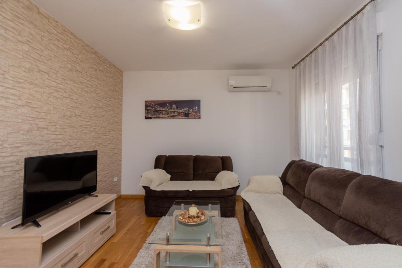 City Compass Apartment 2 Подгорица Экстерьер фото