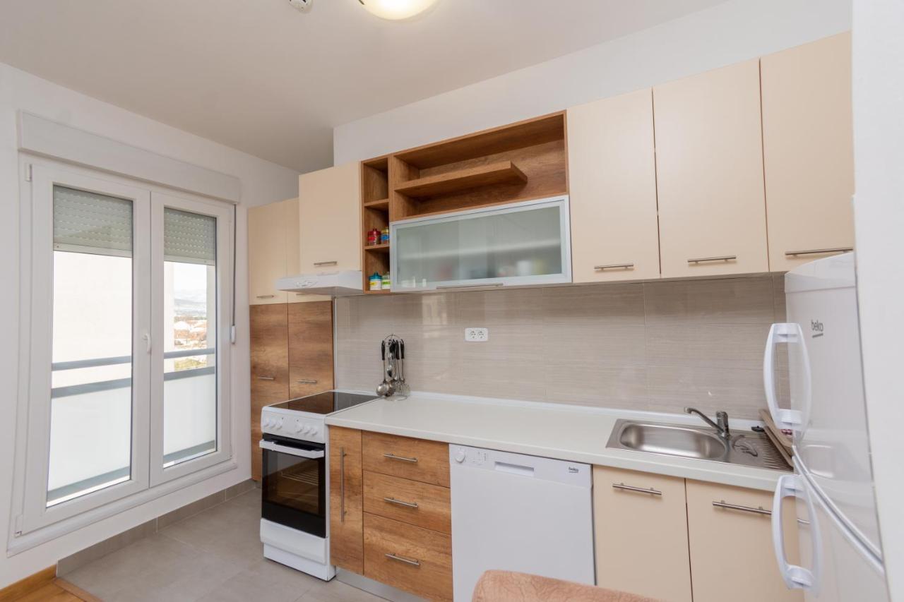 City Compass Apartment 2 Подгорица Экстерьер фото