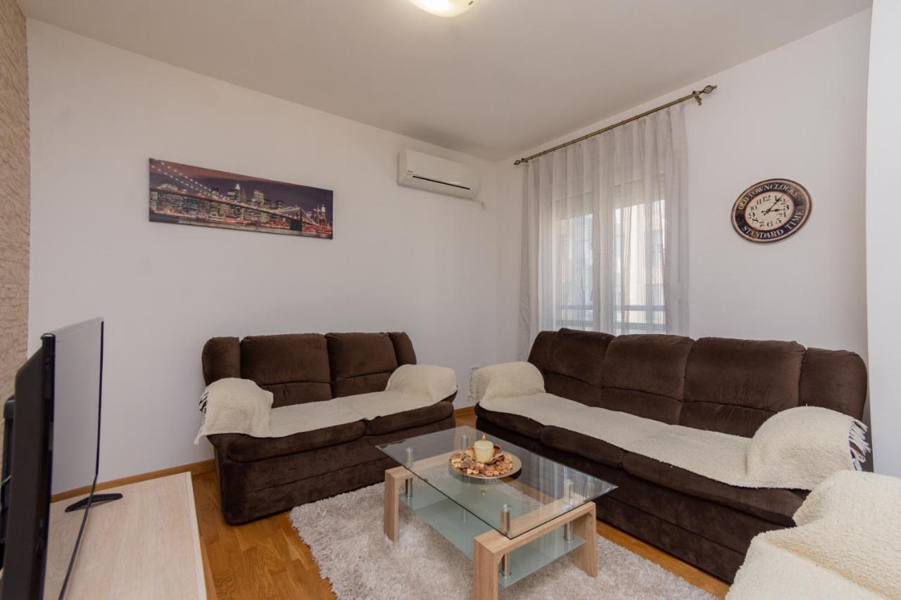 City Compass Apartment 2 Подгорица Экстерьер фото