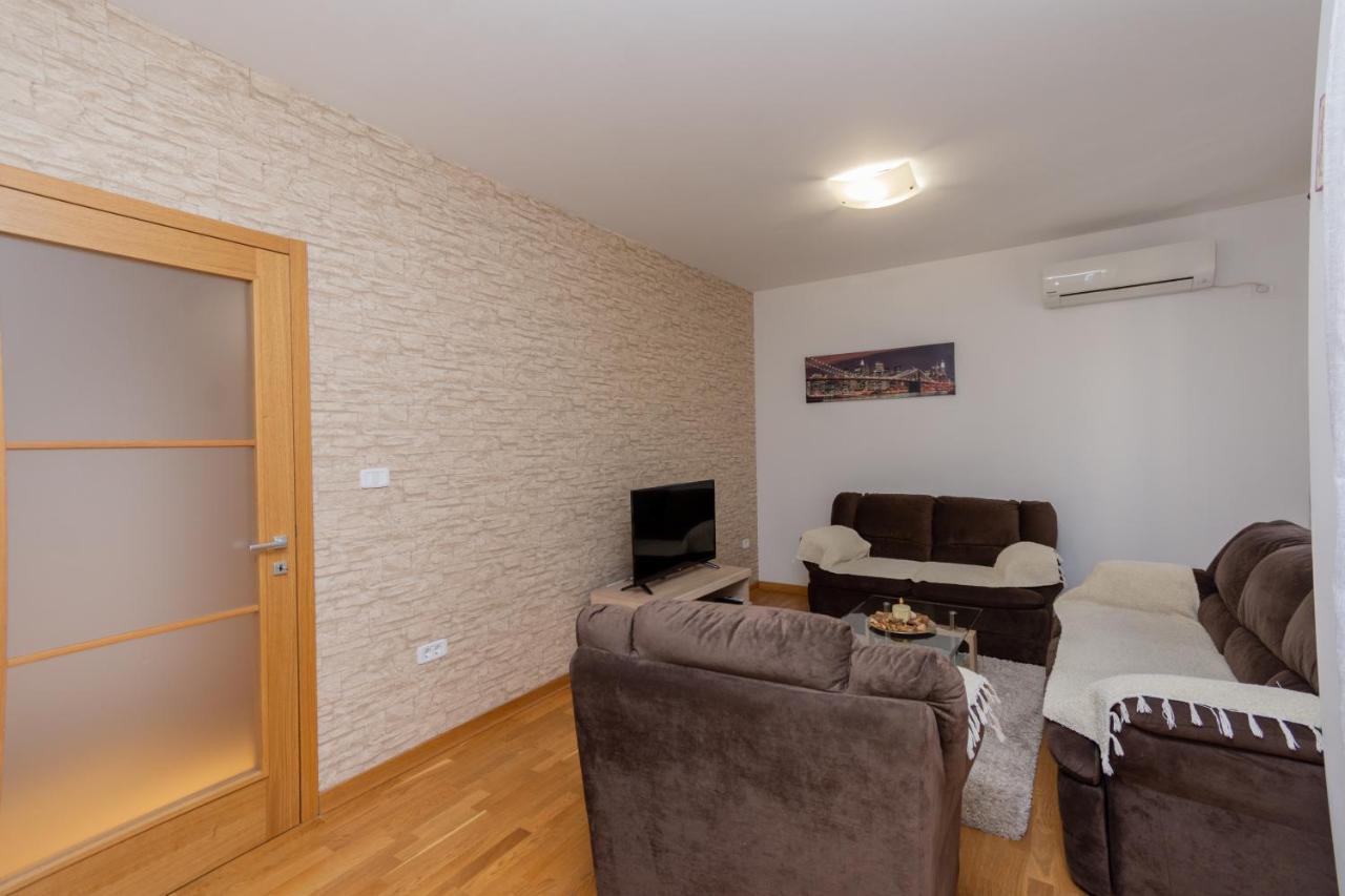 City Compass Apartment 2 Подгорица Экстерьер фото