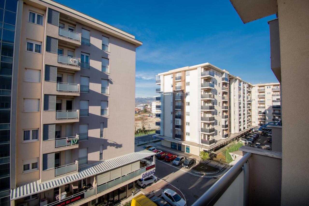 City Compass Apartment 2 Подгорица Экстерьер фото