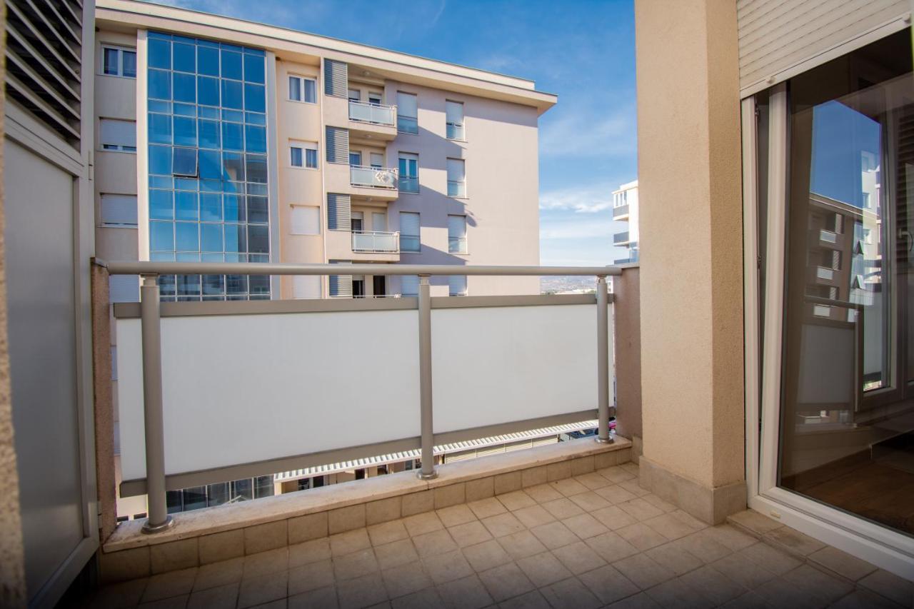 City Compass Apartment 2 Подгорица Экстерьер фото