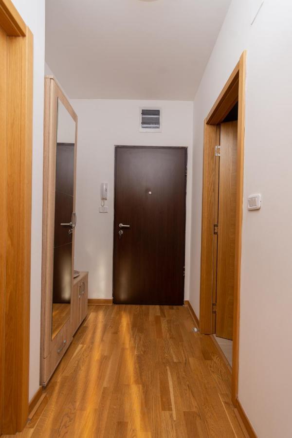 City Compass Apartment 2 Подгорица Экстерьер фото